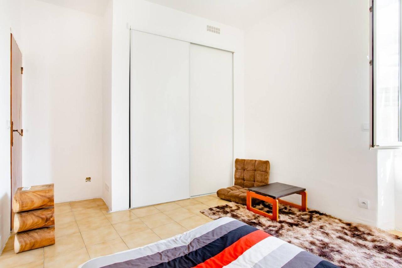 Room Rental In Apartment In Marseille Luaran gambar